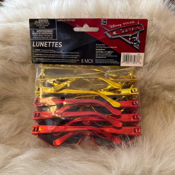 2017 NIP Disney Pixar Cars 3 - 6pc Children’s Plastic Sunglasses - Picture 3 of 3